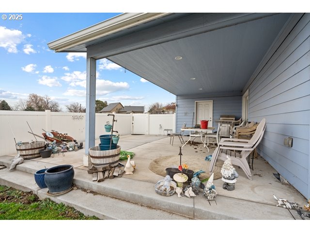 114 SW DESERT SKY DR