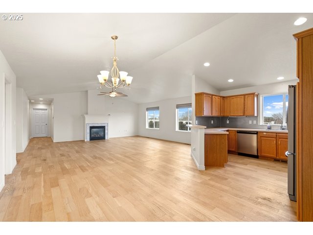 114 SW DESERT SKY DR