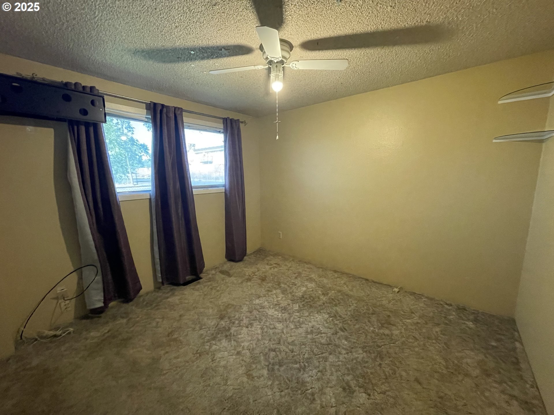 490 NW 3RD ST