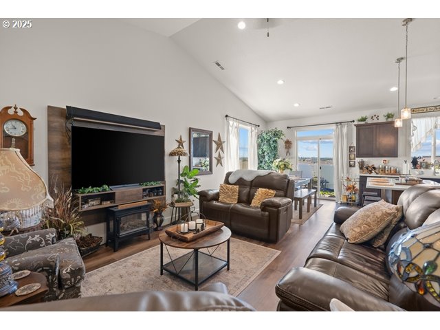 818 E MONTANA AVE