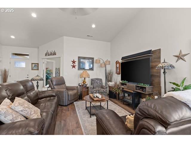 818 E MONTANA AVE