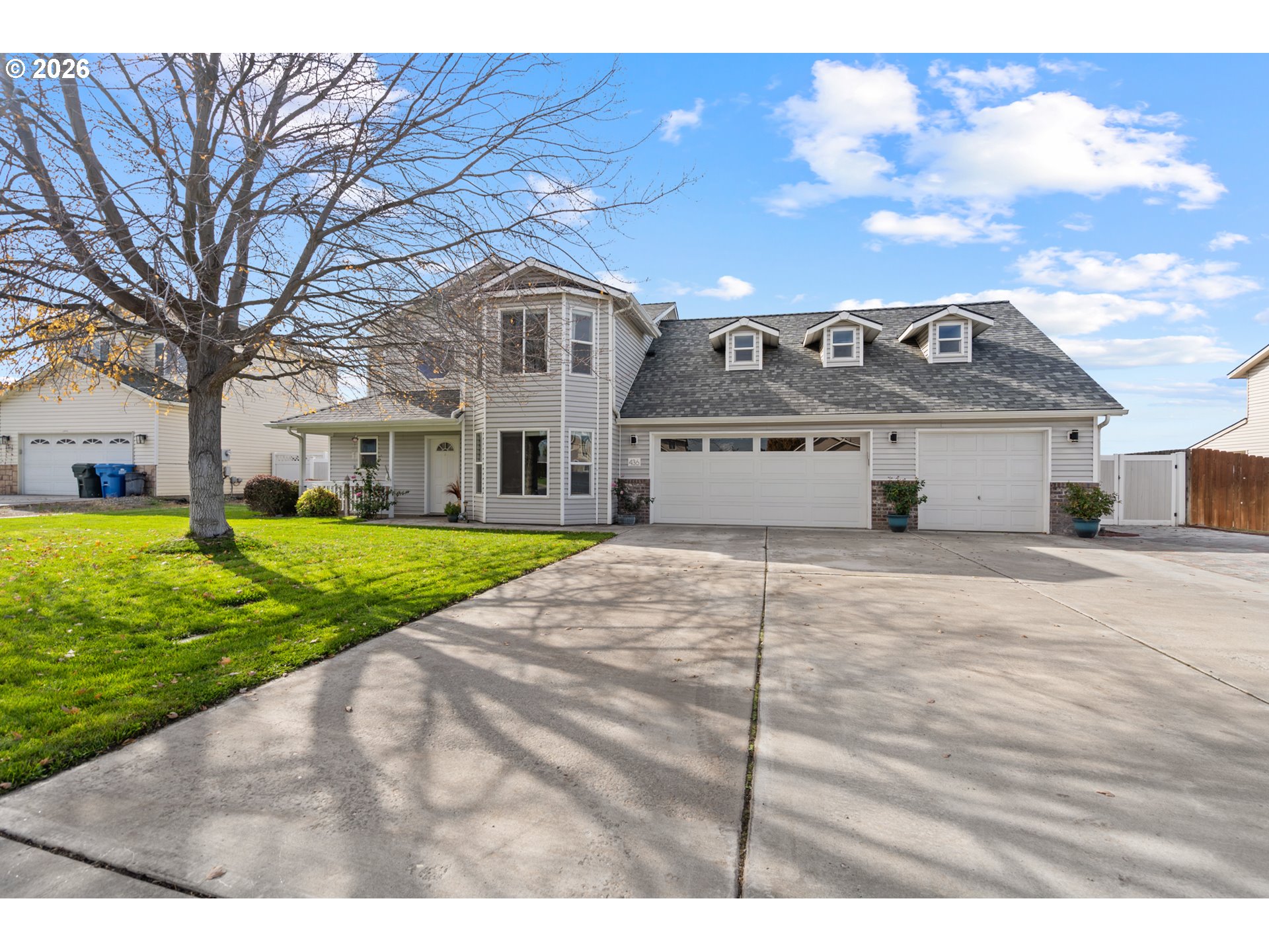 436 NE SKYVIEW CT