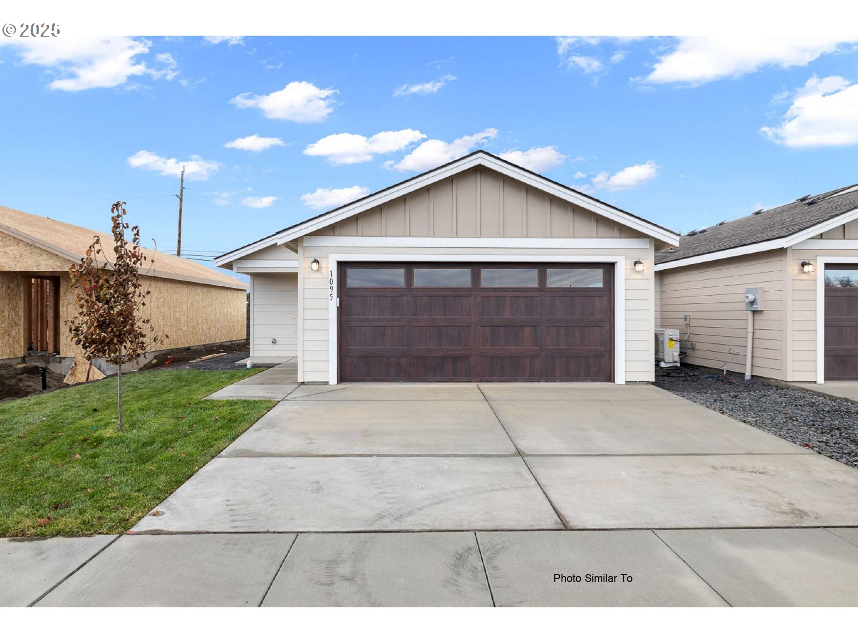 1083 NE Emerald DR