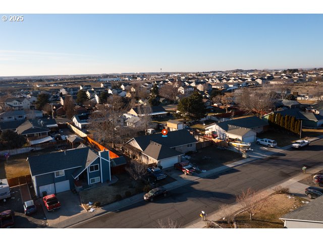 25 NE ALORA DR