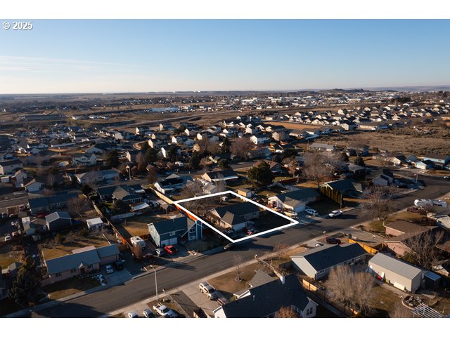 25 NE ALORA DR
