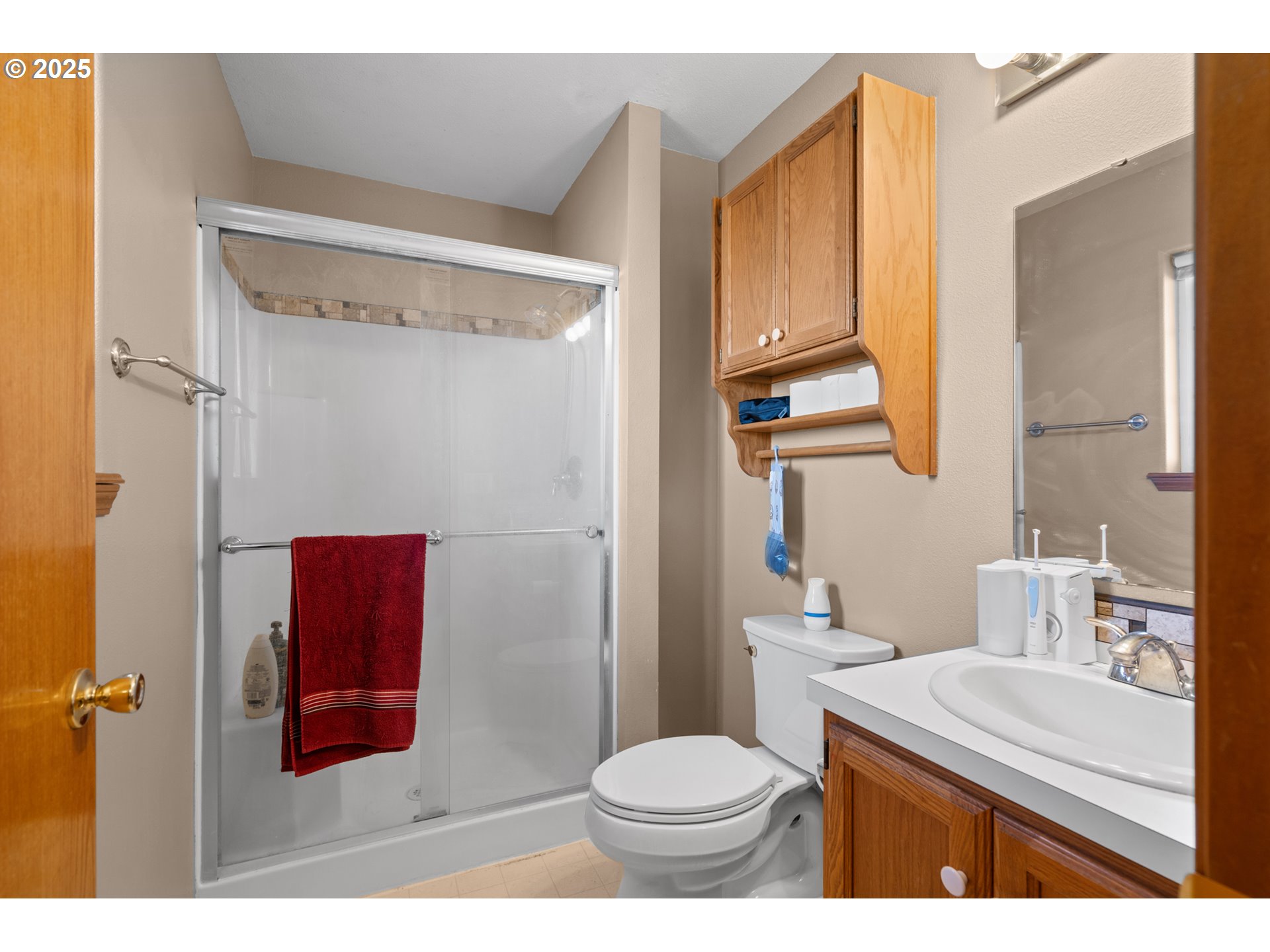 25 NE ALORA DR