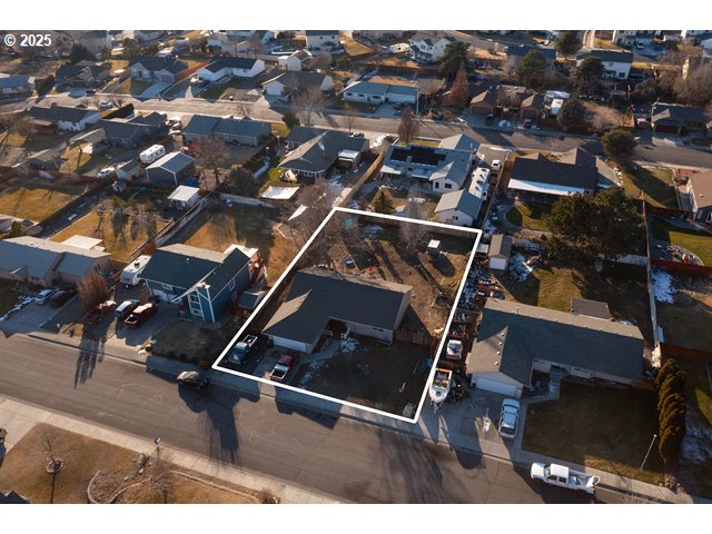 25 NE ALORA DR