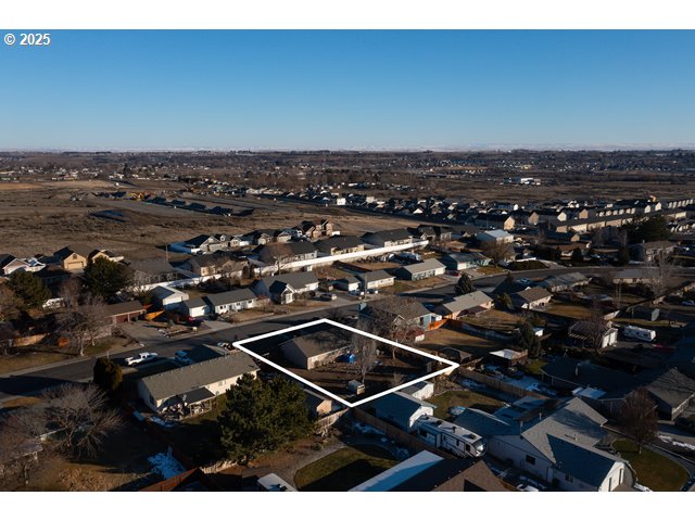 25 NE ALORA DR