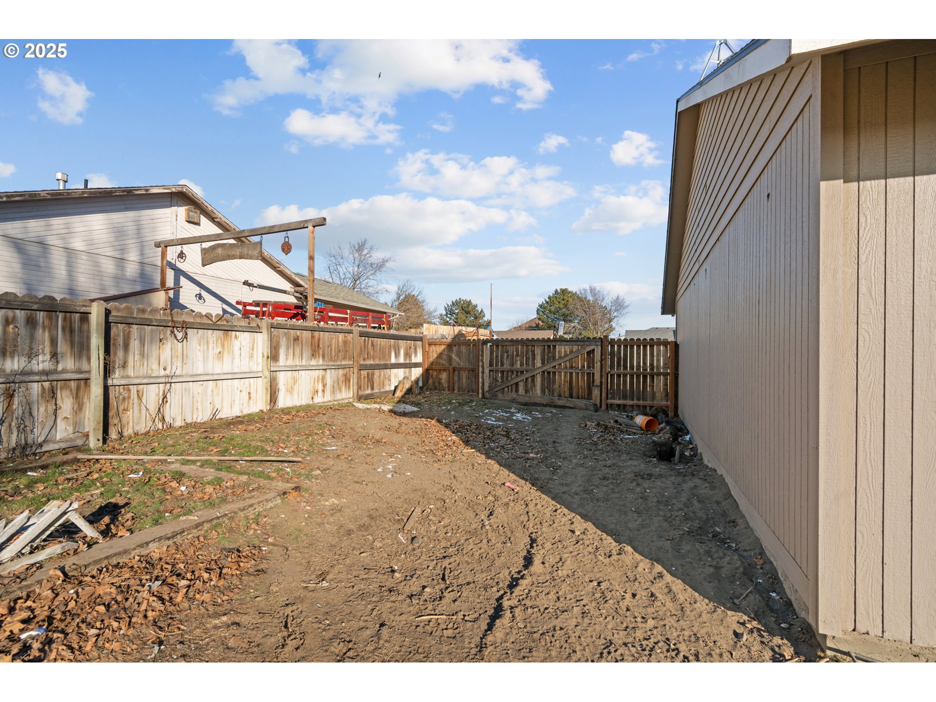 25 NE ALORA DR