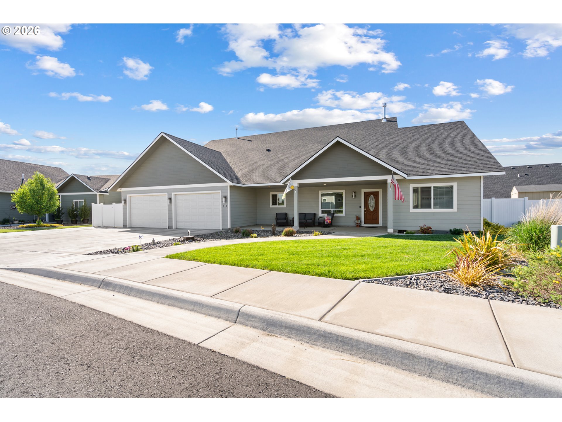 416 SW DESERT SKY DR