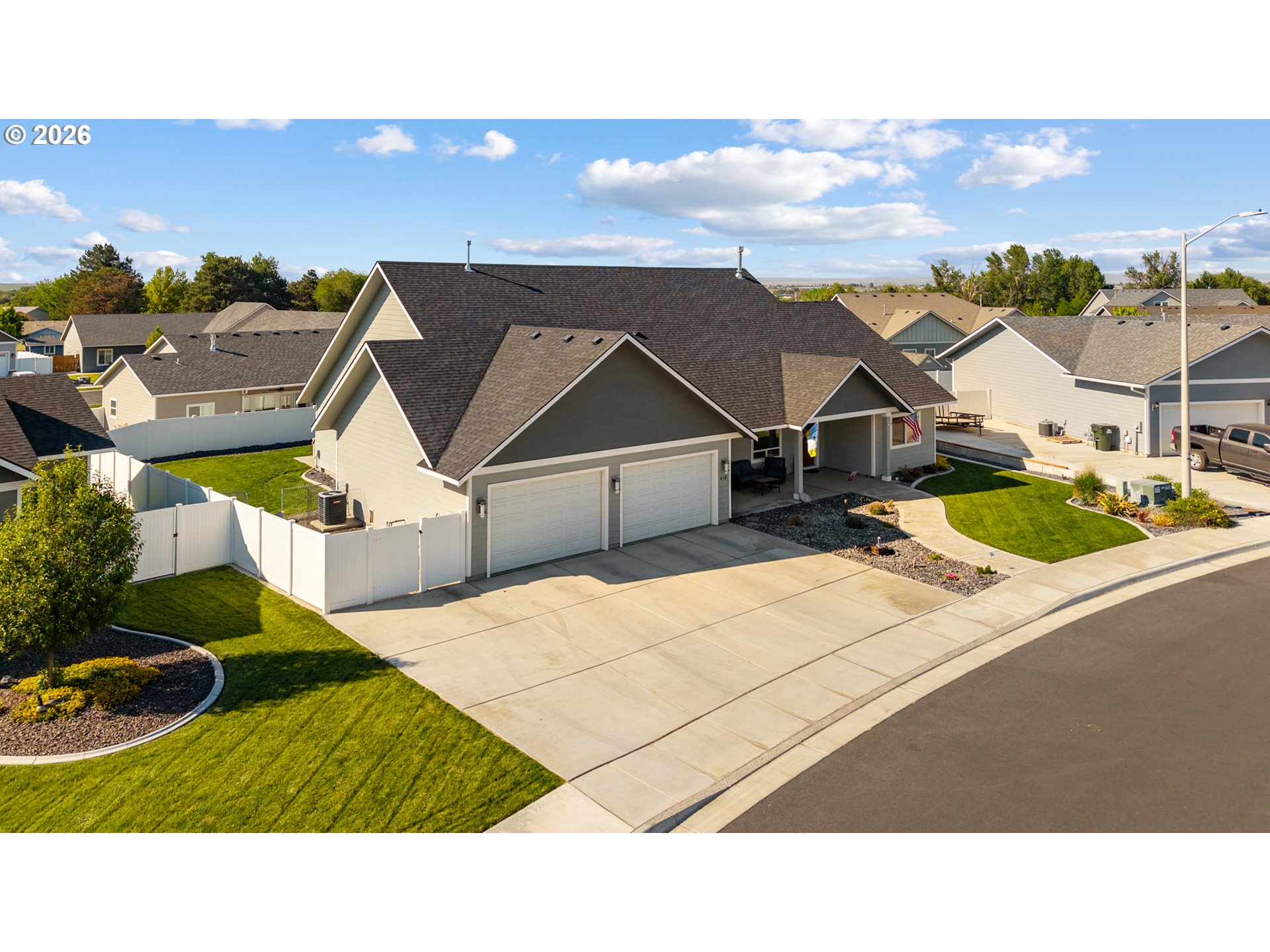 416 SW DESERT SKY DR