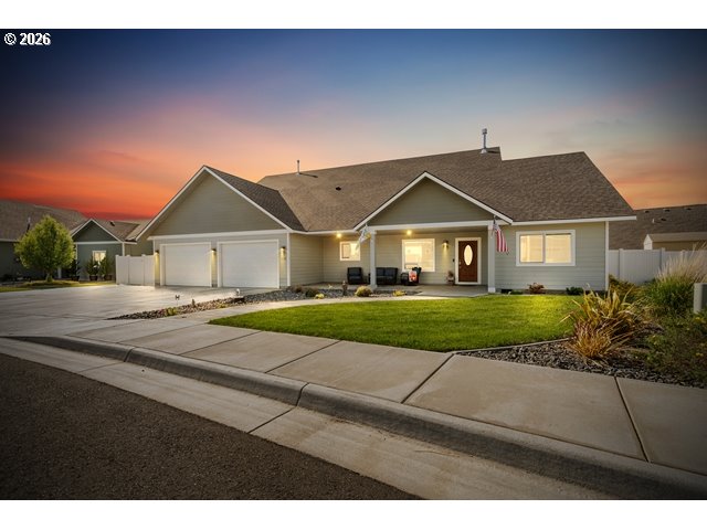 416 SW DESERT SKY DR