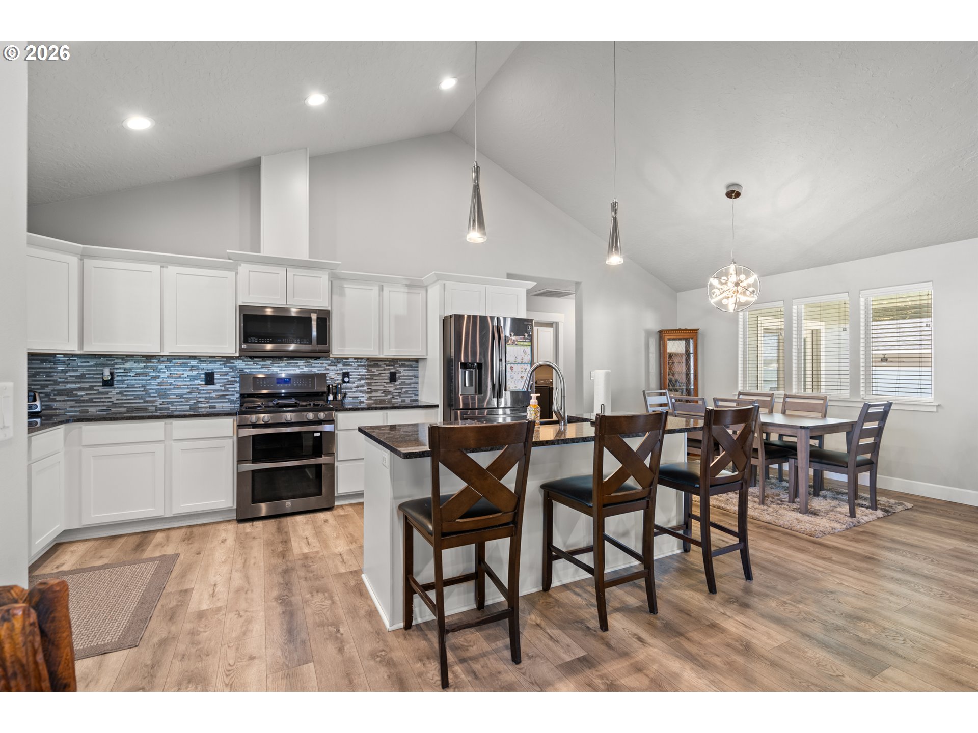 416 SW DESERT SKY DR