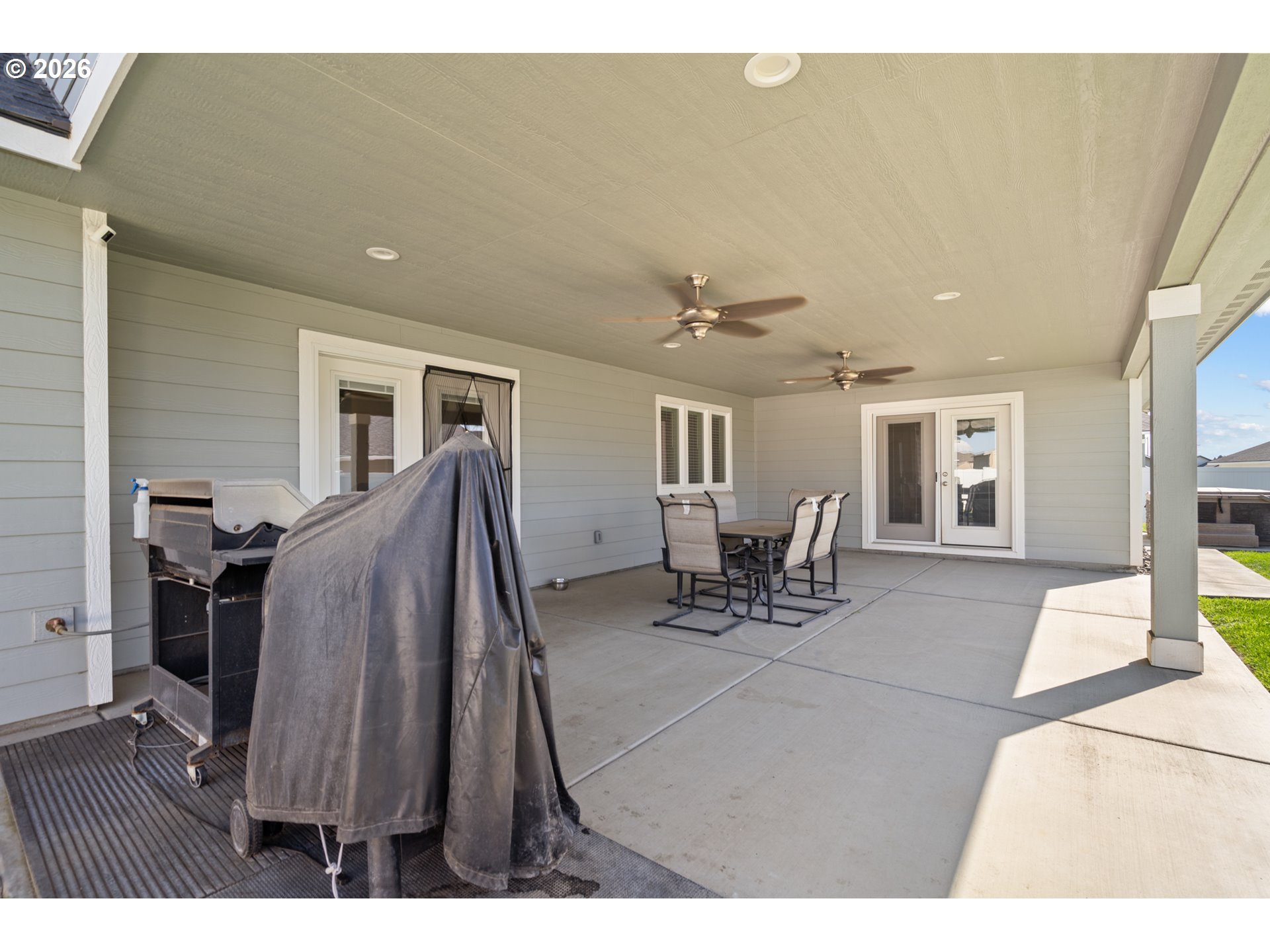 416 SW DESERT SKY DR