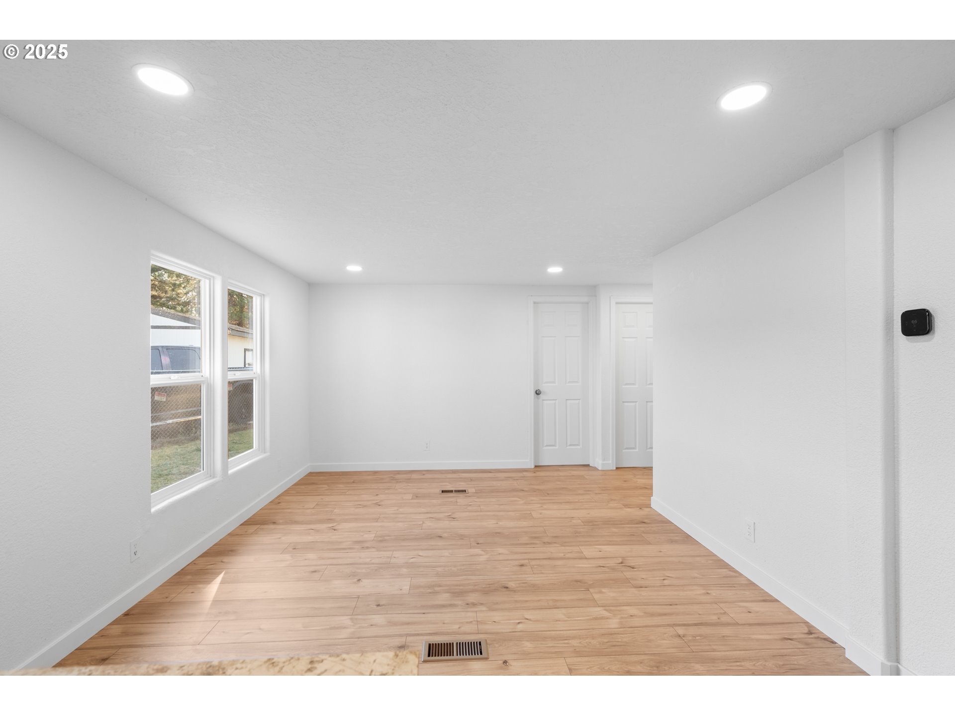 1175 SW SANDY DR