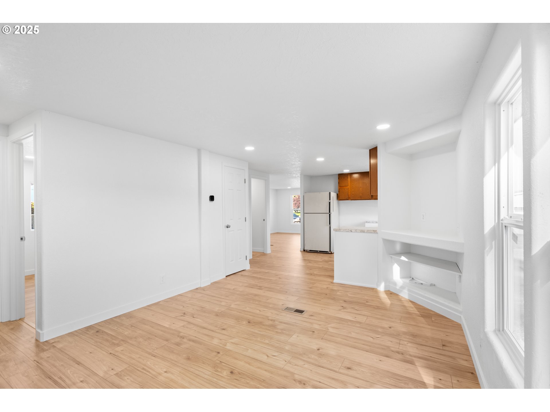 1175 SW SANDY DR