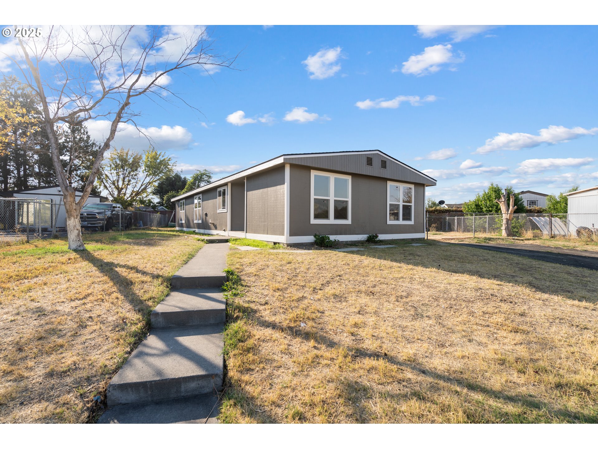 1175 SW SANDY DR