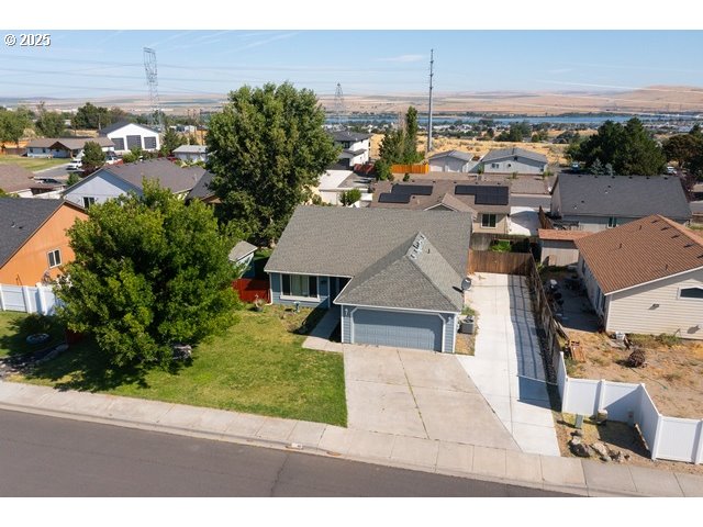 411 BOBWHITE AVE