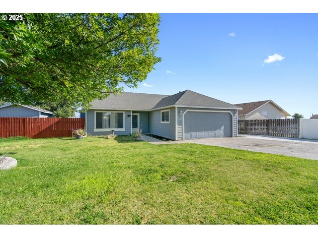 411 BOBWHITE AVE
