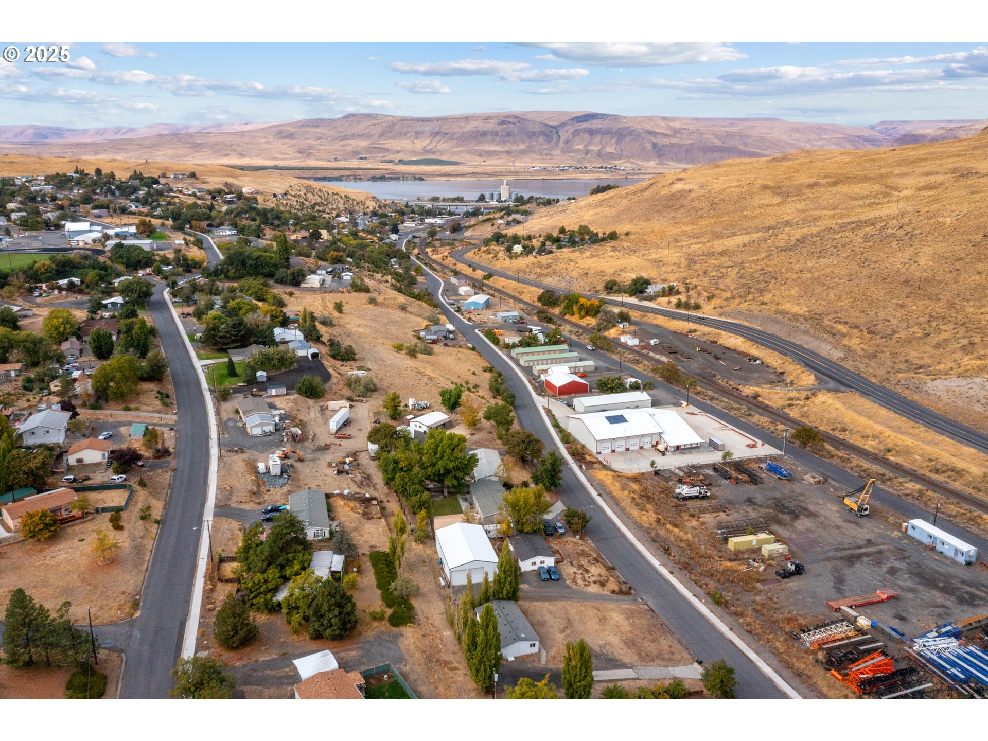 1555 COTTONWOOD ST, Arlington