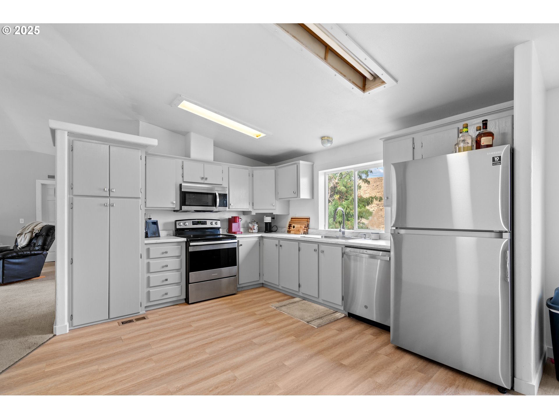 1555 COTTONWOOD ST, Arlington