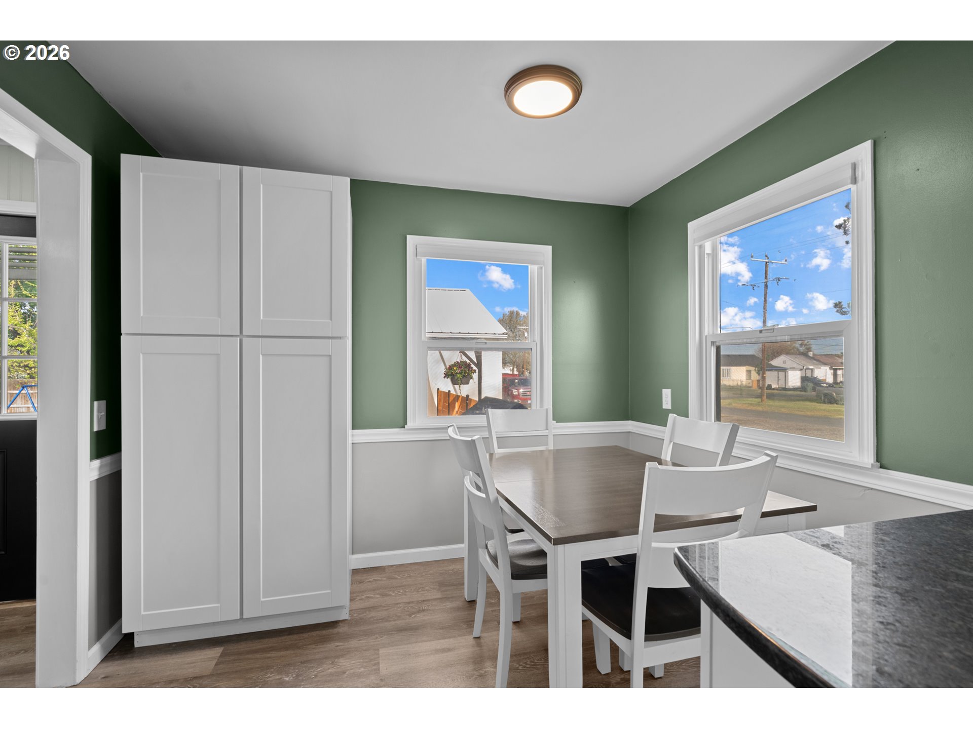 345 W WOOD AVE