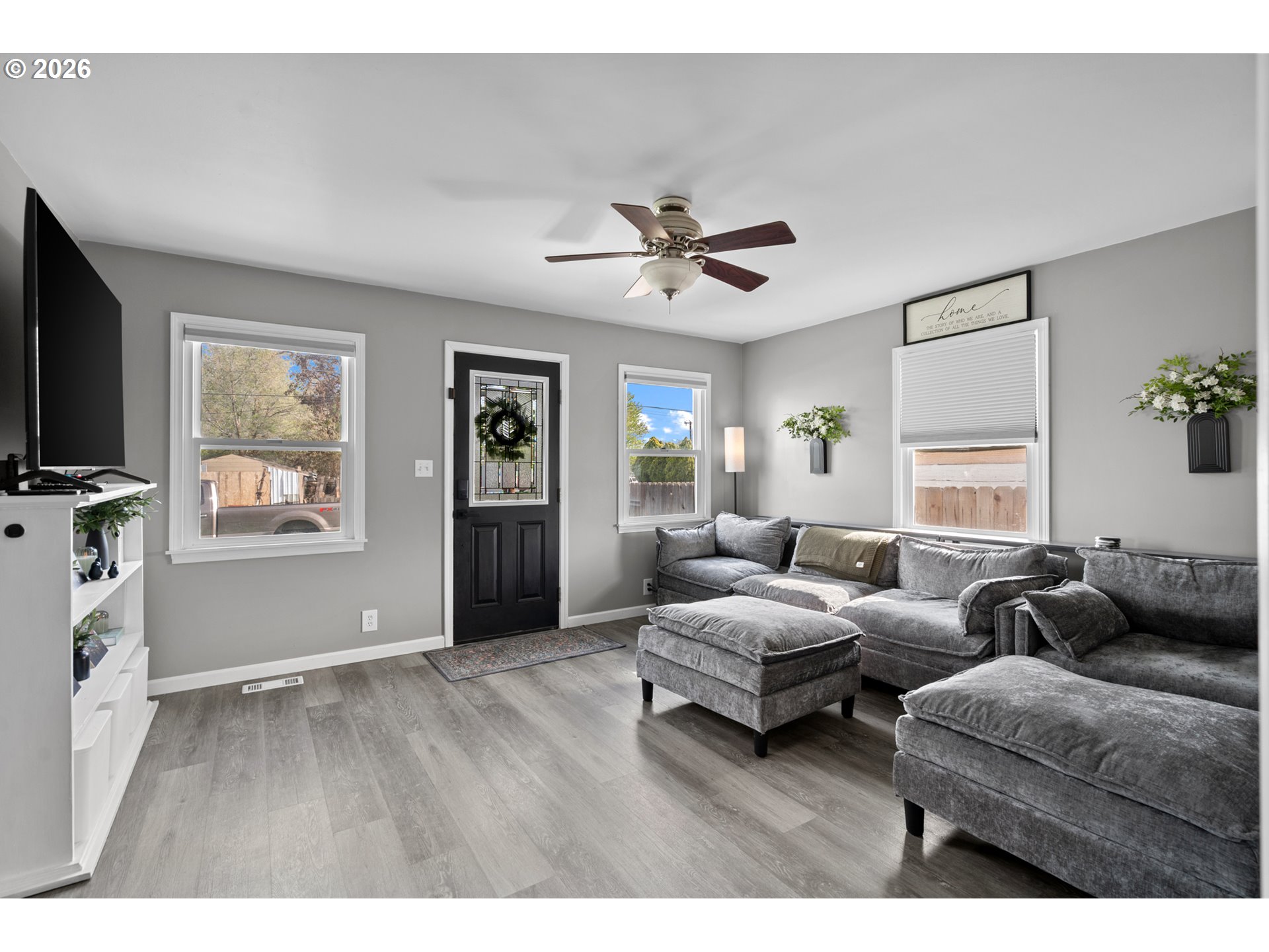 345 W WOOD AVE