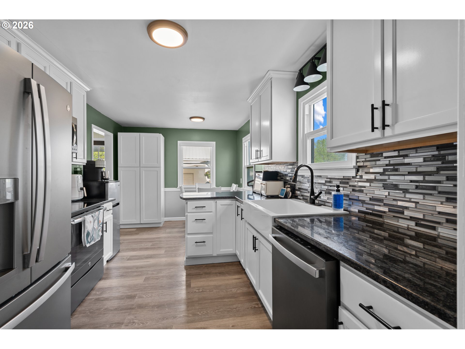 345 W WOOD AVE