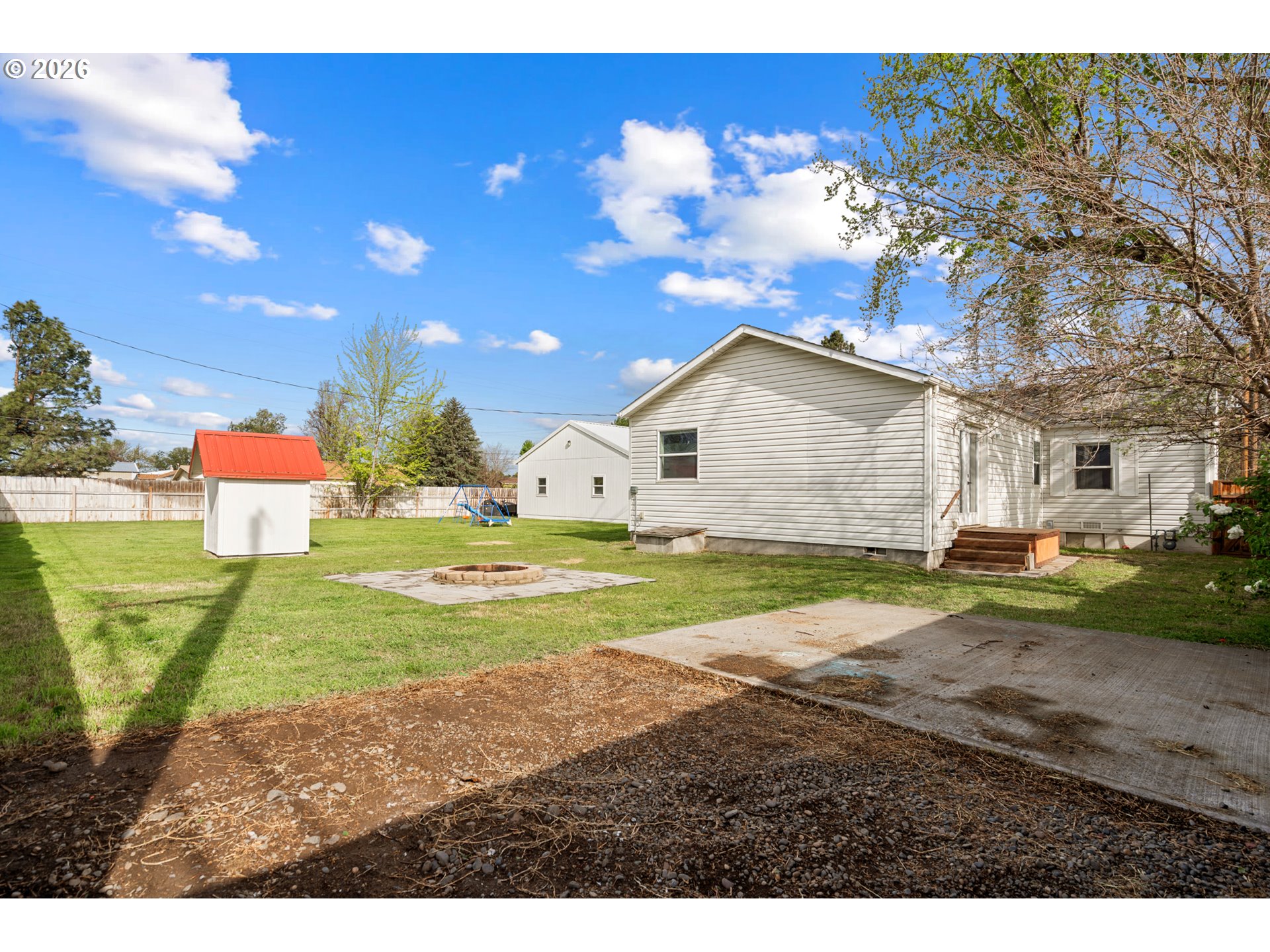 345 W WOOD AVE