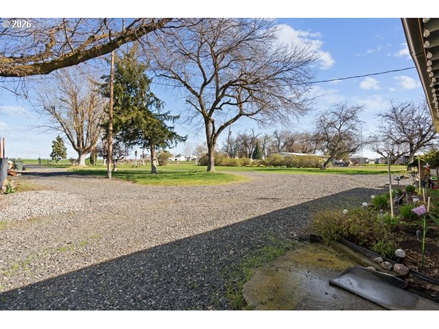 526 E PUNKIN CENTER RD