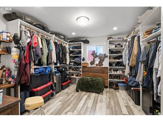 526 E PUNKIN CENTER RD