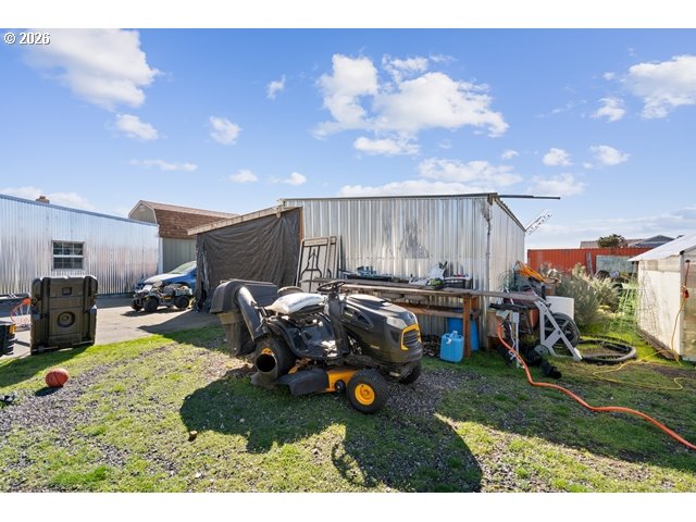 526 E PUNKIN CENTER RD