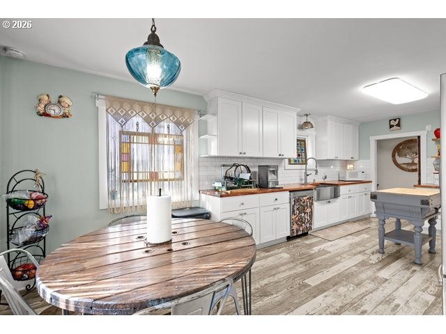 526 E PUNKIN CENTER RD