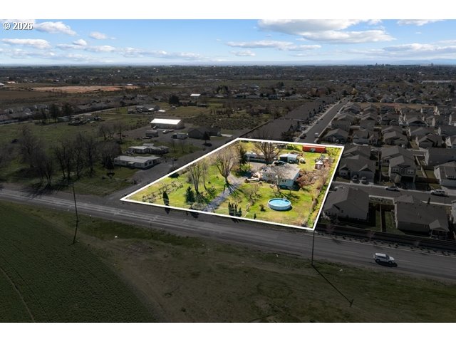 526 E PUNKIN CENTER RD