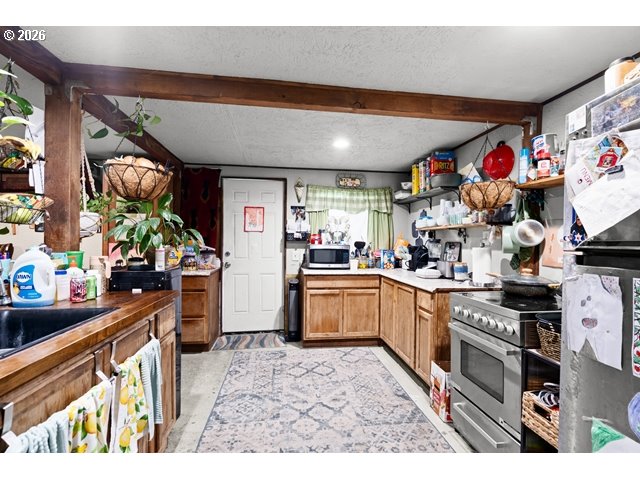 526 E PUNKIN CENTER RD