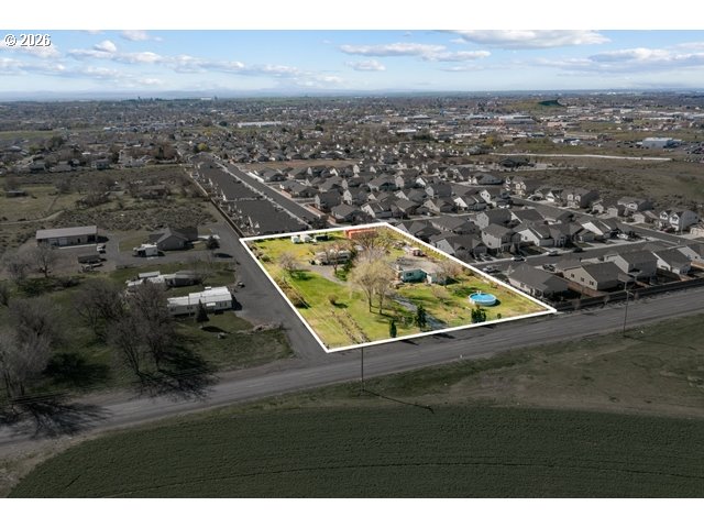 526 E PUNKIN CENTER RD