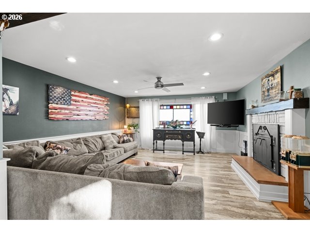 526 E PUNKIN CENTER RD