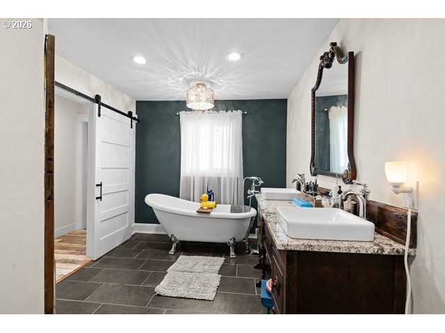 526 E PUNKIN CENTER RD