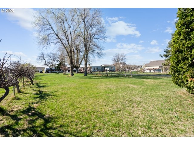 526 E PUNKIN CENTER RD