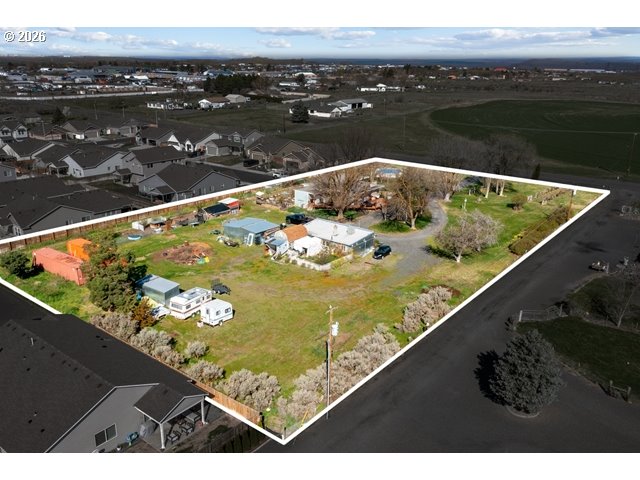 526 E PUNKIN CENTER RD