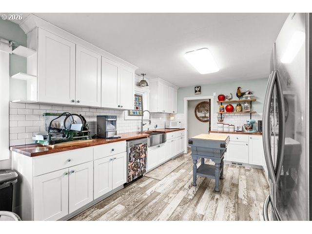 526 E PUNKIN CENTER RD
