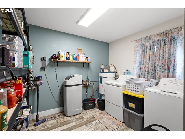 526 E PUNKIN CENTER RD