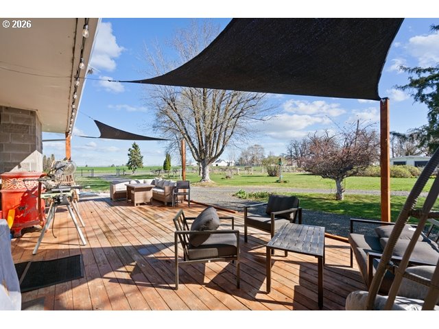 526 E PUNKIN CENTER RD