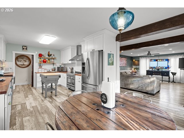 526 E PUNKIN CENTER RD