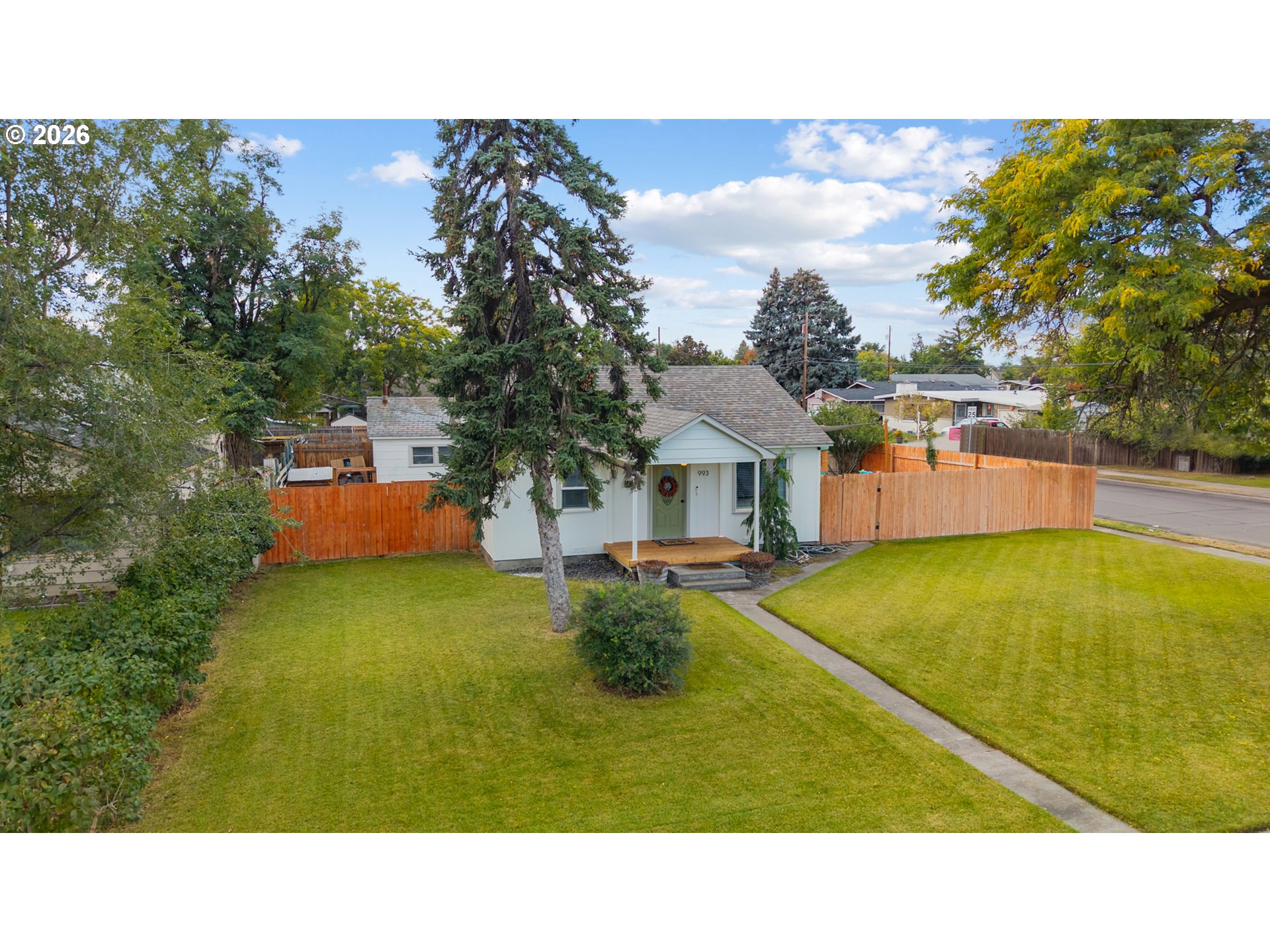 993 W HIGHLAND AVE