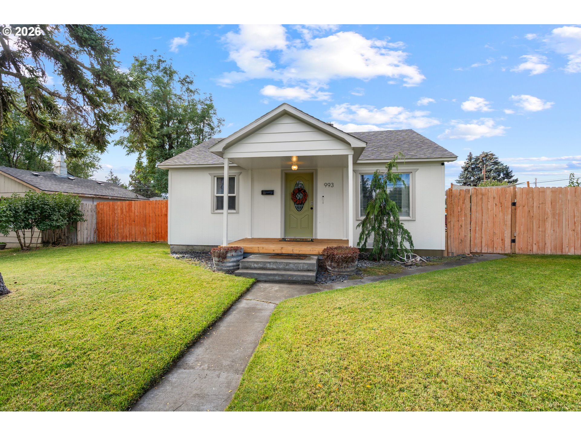 993 W HIGHLAND AVE