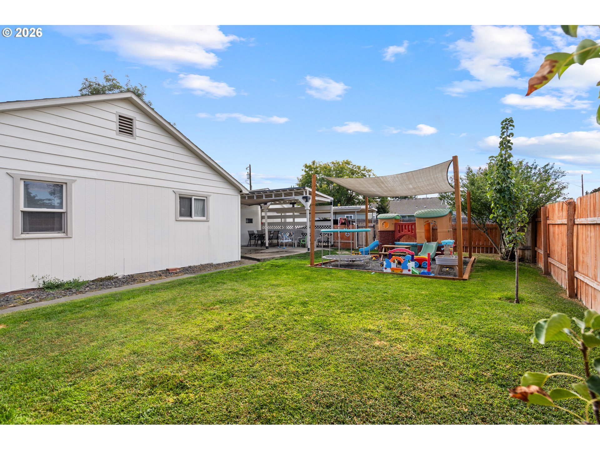 993 W HIGHLAND AVE