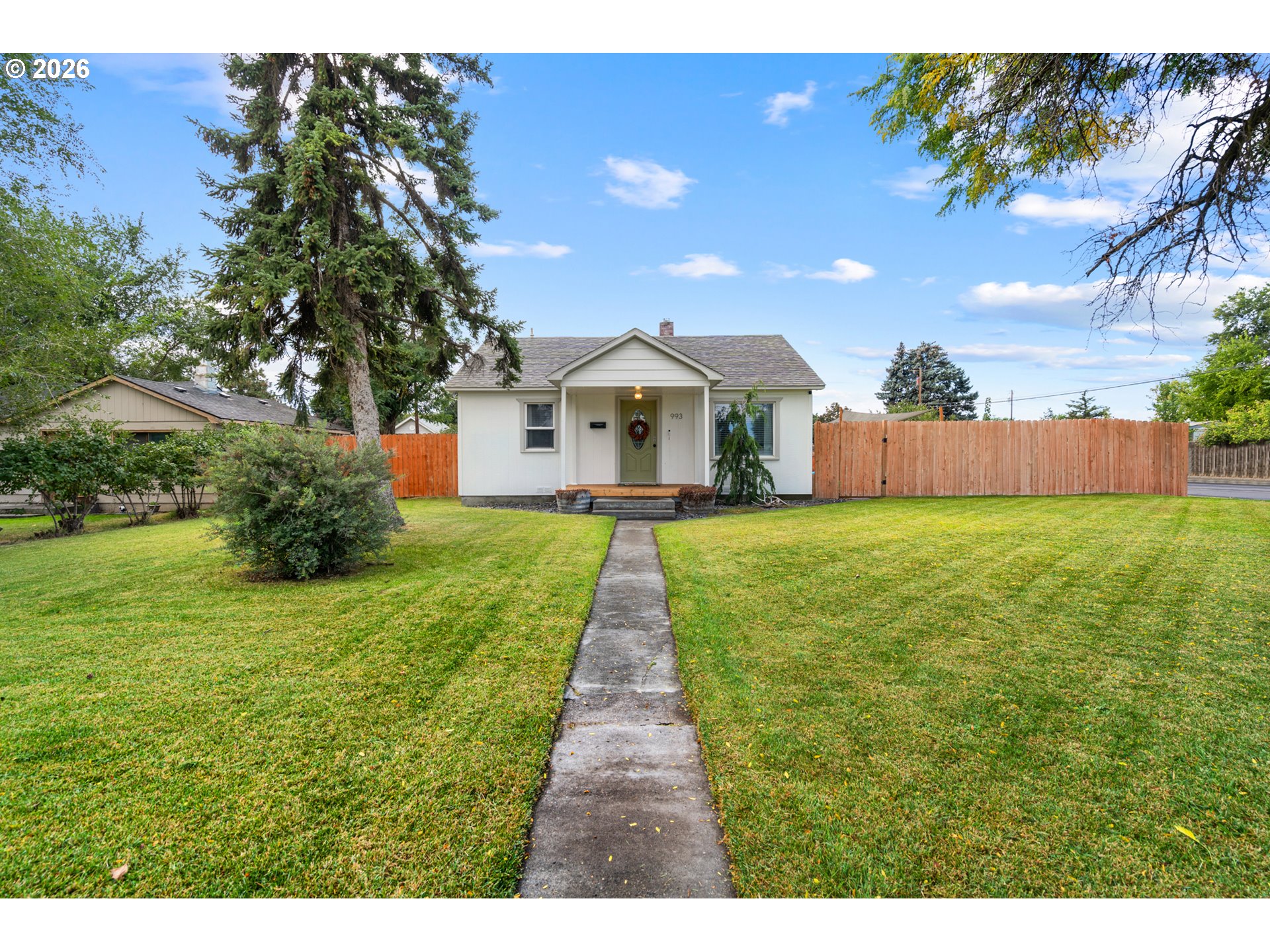 993 W HIGHLAND AVE