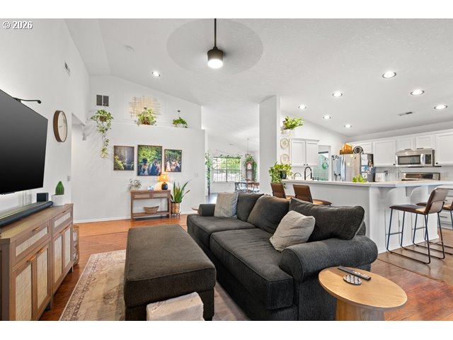2307 NW EUCALYPTUS DR