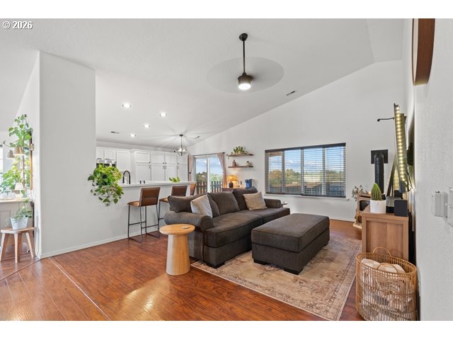 2307 NW EUCALYPTUS DR